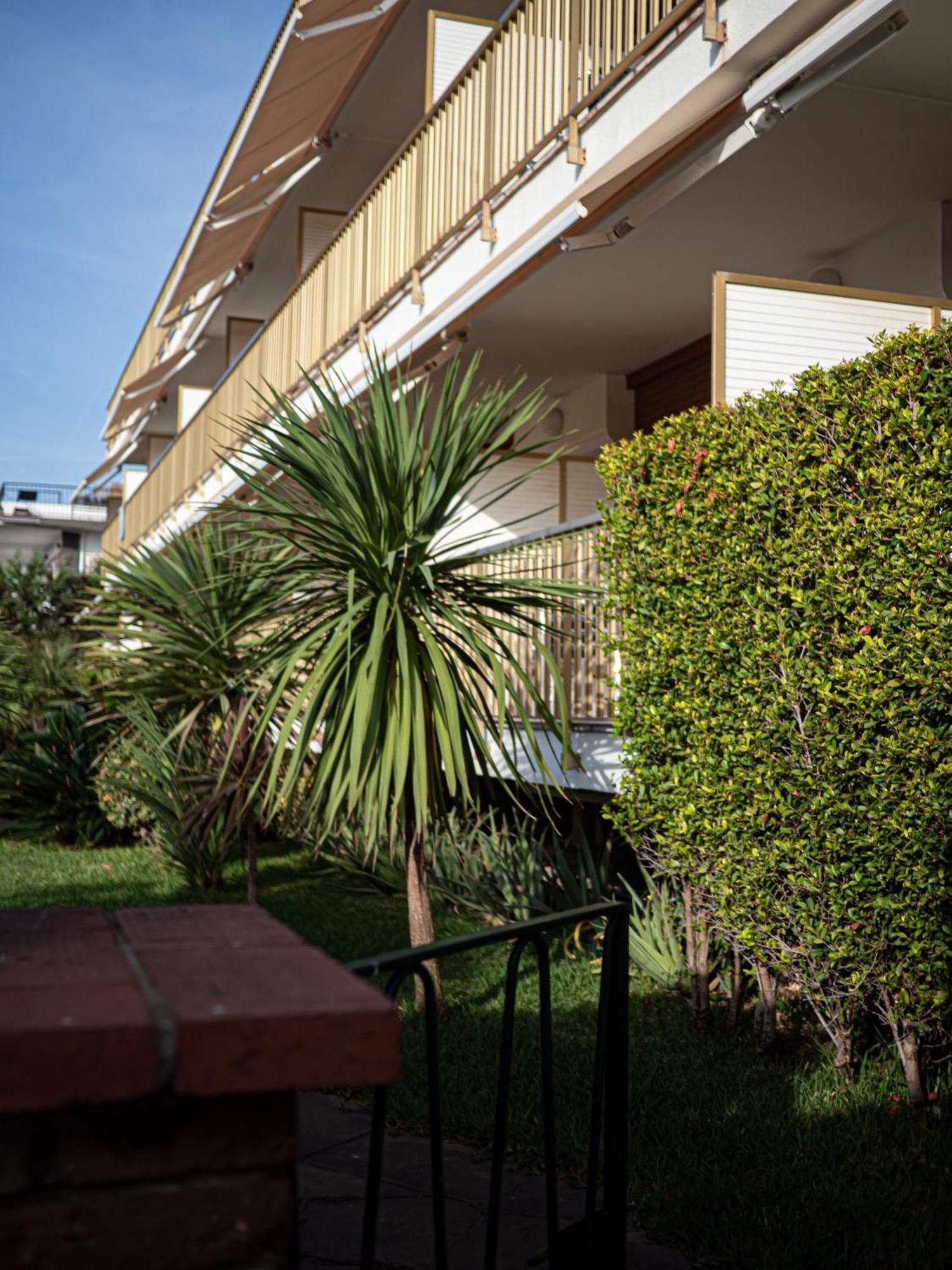 Aparthotel Solifemar Castelldefels Eksteriør bilde