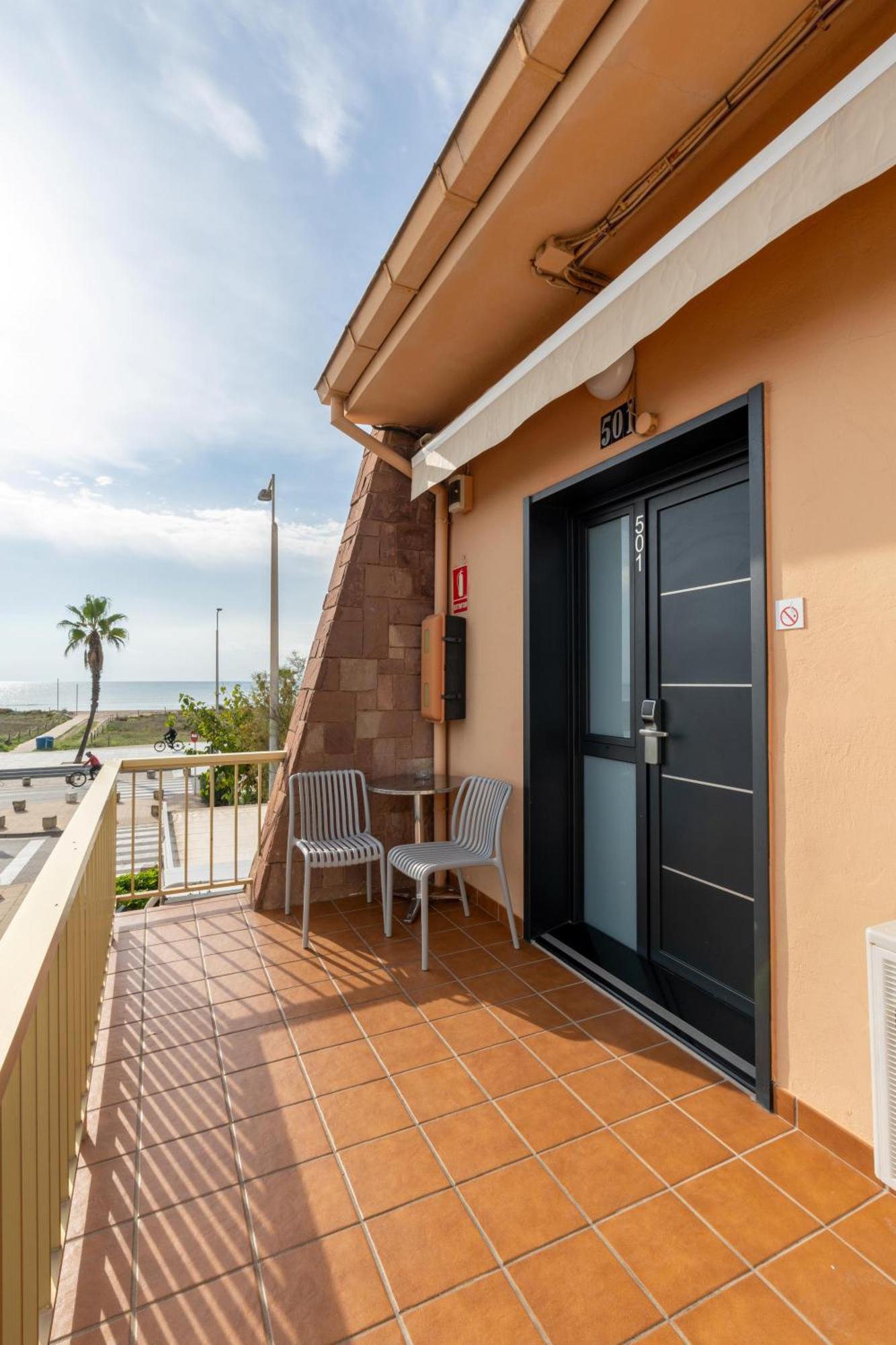 Aparthotel Solifemar Castelldefels Eksteriør bilde